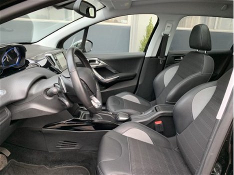 Peugeot 2008 - 1.2 PureTech Allure 82pk automaat, navigatiesysteem, panorama dak, pakeer sensoren - 1