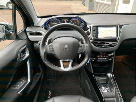 Peugeot 2008 - 1.2 PureTech Allure 82pk automaat, navigatiesysteem, panorama dak, pakeer sensoren - 1