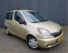 Toyota Yaris Verso - 1.3-16V VVT-i Sol AUTOMAAT