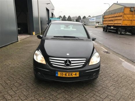 Mercedes-Benz B-klasse - 180 CDI 1jaar apk/ nap/ elek ramen/zeer nette auto - 1