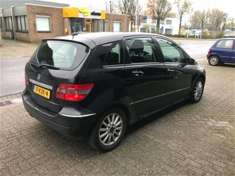 Mercedes-Benz B-klasse - 180 CDI 1jaar apk/ nap/ elek ramen/zeer nette auto - 1