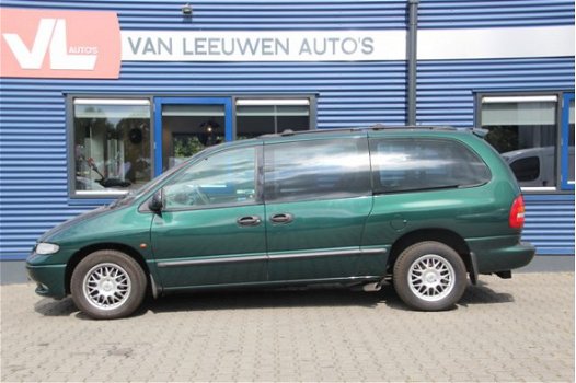 Chrysler Grand Voyager - 2.4i SE | Rolstoel uitvoering | 100 % dealer onderhouden - 1