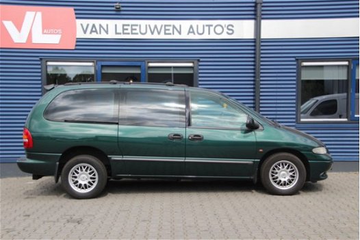 Chrysler Grand Voyager - 2.4i SE | Rolstoel uitvoering | 100 % dealer onderhouden - 1