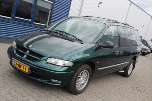 Chrysler Grand Voyager - 2.4i SE | Rolstoel uitvoering | 100 % dealer onderhouden - 1