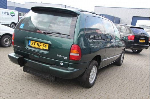 Chrysler Grand Voyager - 2.4i SE | Rolstoel uitvoering | 100 % dealer onderhouden - 1