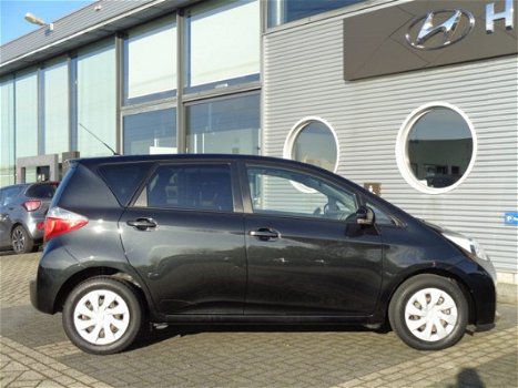 Toyota Verso S - 1.3 VVT-i Aspiration Automaat Navigatie / Panoramadak - 1