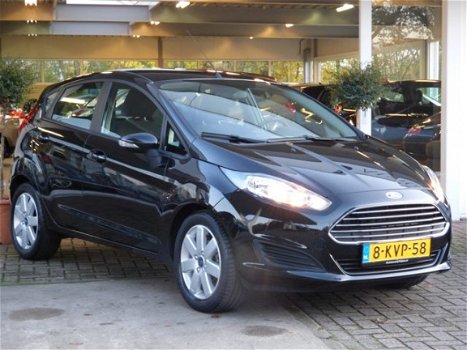 Ford Fiesta - 1.0 Titanium Airco, stoelverwamring, Trekhaak - 5Drs - 1