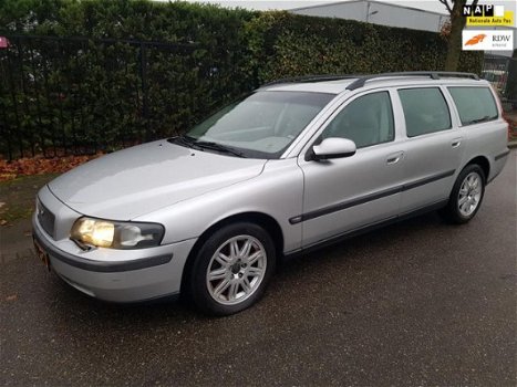 Volvo V70 - 2.4 T Comfort Line /LEDER BEKLEDING/ AUTOMAAT/ AIRCO/ YOUNG TIMER - 1