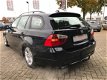 BMW 3-serie Touring - 318i Business Line Trekhaak, Navigatie, Xenon, Clima, Cruise, etc - 1 - Thumbnail