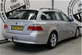 BMW 5-serie Touring - 525i Executive AUTOMAAT *YOUNGTIMER TO BE* NAVIGATIE TREKHAAK CRUISE CONTROL 6 - 1 - Thumbnail