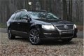 Volkswagen Passat Variant - 3.2 V6 Highline 4M TREKHAAK/NAP/NWE KETTING+SPANNERS - 1 - Thumbnail