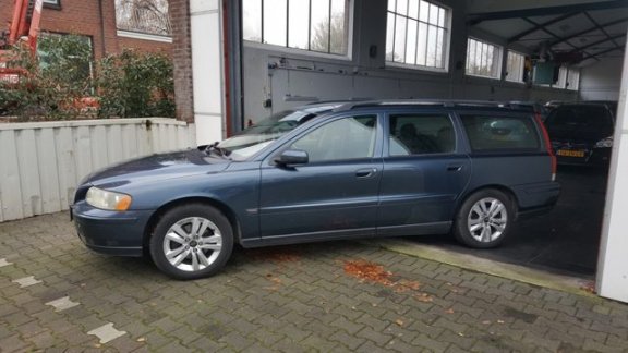 Volvo V70 - 2.4D Dealeronderhouden Nap APK Youngtimer - 1