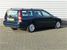 Volvo V70 - 2.4 Comfort Line Automaat, Airco, APK 11-'20