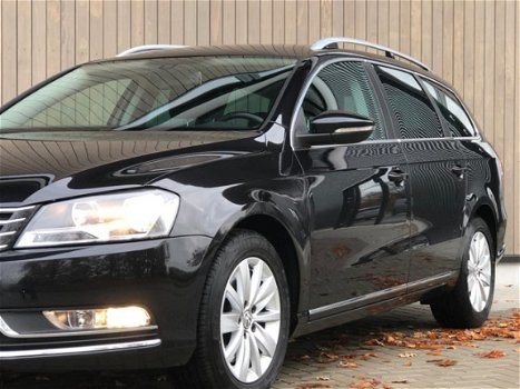 Volkswagen Passat Variant - 1.6 TDI Comfortline BlueMotion 2011 Zwart - 1