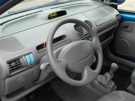 Renault Twingo - 1.2-16V Emotion - Airco - Elektr. ramen - winterbanden - 1