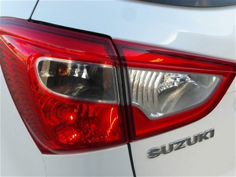 Suzuki SX4 S-Cross - 1.6 Automaat Exclusive - Navi - Panorama - Leder - 1