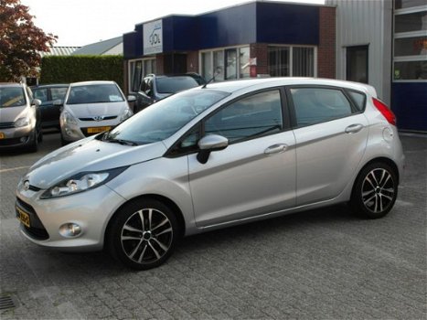 Ford Fiesta - 1.25 86 PK 5-drs - airco - LMV 16'' - Winterbanden - 1