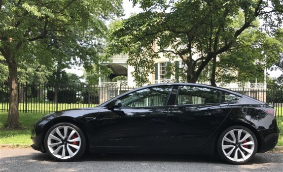 Tesla Model 3 - 1