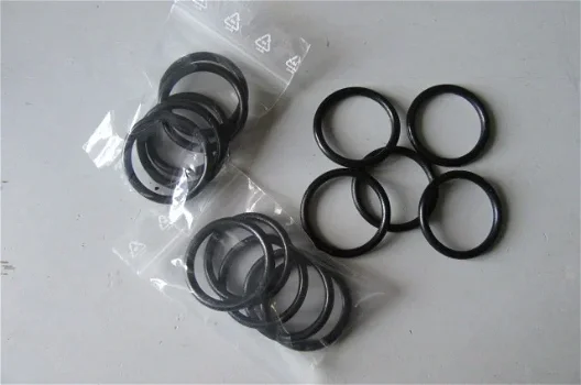 Zwart metalen gordijn ringen (per 5) - NIEUW - 2