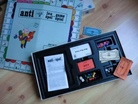 Bust the trust game / Anti spel / Anti monopoly - NIEUWSTAAT - 2