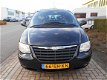 Chrysler Voyager - 2.8 CRD AUTOMAAT 7-PERSOONS/AIRCO/CRUISE-CONTROL/TREKHAAK - 1 - Thumbnail