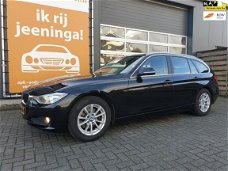 BMW 3-serie Touring - 320d High Executive met Afneembare trekhaak, PDC, Navigatie, Climate & Cruise
