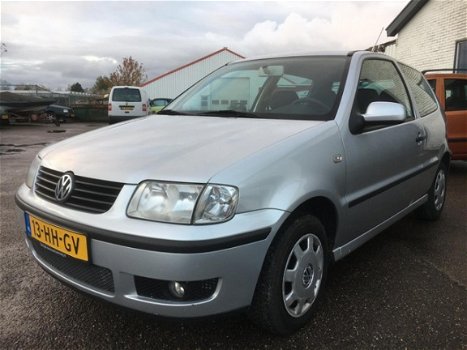 Volkswagen Polo - 1.4 Comfortline * met nieuwe apk - 1