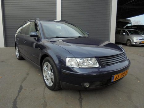 Volkswagen Passat Variant - 2.8 V6 syncro Comfortline 4X4 - 1