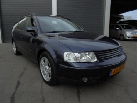 Volkswagen Passat Variant - 2.8 V6 syncro Comfortline 4X4 - 1