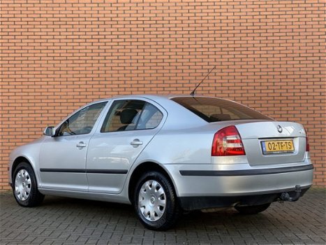 Skoda Octavia - 1.6 Ambiente | Airconditioning | Cruise Control | Trekhaak | Elektrische Spiegels | - 1