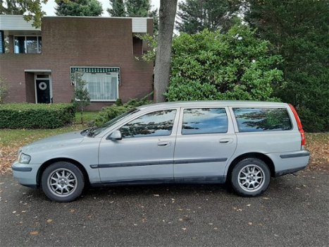 Volvo V70 - 2.4 Comfort Line Trekhaak - 1