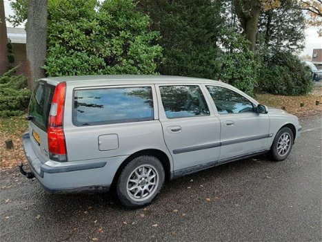 Volvo V70 - 2.4 Comfort Line Trekhaak - 1