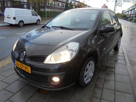 Renault Clio - 1.2-16V Special Line 3 deurs nwe apk airco - 1