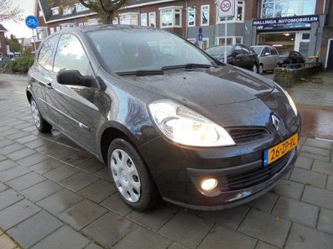 Renault Clio - 1.2-16V Special Line 3 deurs nwe apk airco - 1