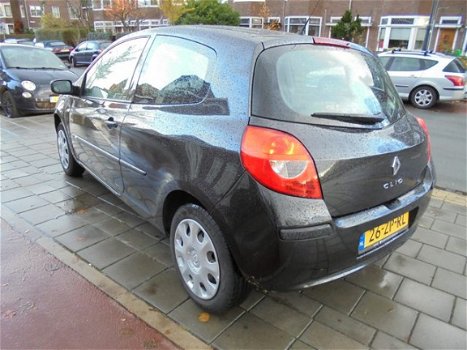 Renault Clio - 1.2-16V Special Line 3 deurs nwe apk airco - 1