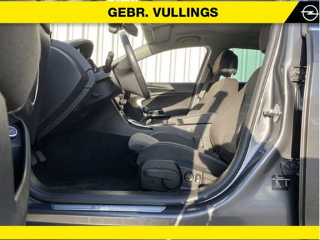 Opel Insignia Sports Tourer - 2.0 TURBO Cosmo Sporttourer 220 PK (Trekhaak - Navigatie - AGR-stoelen - 1