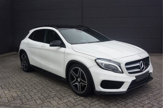 Mercedes-Benz GLA-Klasse - 220 CDI 4Matic Edition 1 AMG PANO - 1