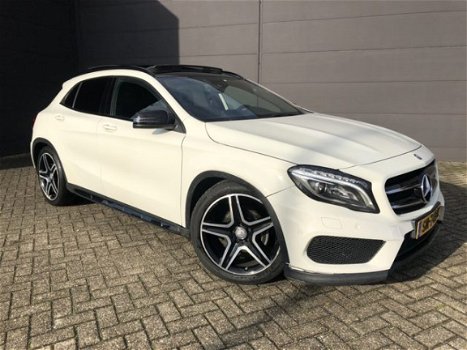 Mercedes-Benz GLA-Klasse - 220 CDI 4Matic Edition 1 AMG PANO - 1