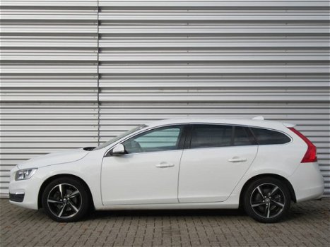 Volvo V60 - 2.0 D2 Momentum Business - 1