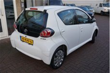 Toyota Aygo - 1.0I-12V Xcite White