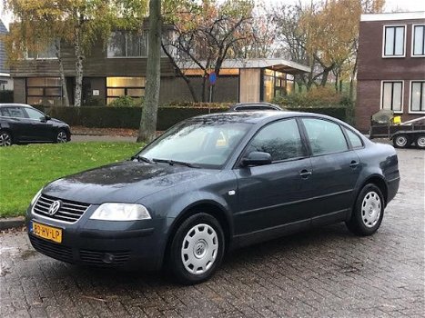 Volkswagen Passat - 2.0 2002 Airco Automaat Weinig kilometers NAP - 1