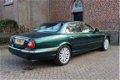 Jaguar XJ - 3.0 V6 Executive AUT LEER/NAVI/L.VERING/YOUNGTIMER/ORIG.NL/GEDOCUMENTEERD - 1 - Thumbnail