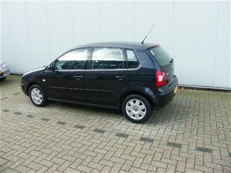 Volkswagen Polo - 1.4-16V Highline '02, 5-DRS, SPORTIEF, NIEUWE APK - 1