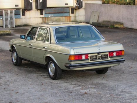 Mercedes-Benz 200-280 (W123) - 200-serie (300 D 5 cyl. airco leder - 1