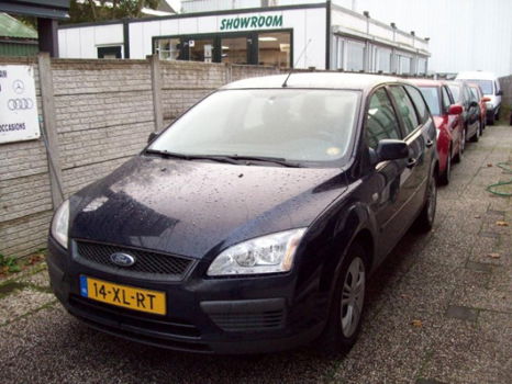 Ford Focus Wagon - 1.6-16V Trend - 1