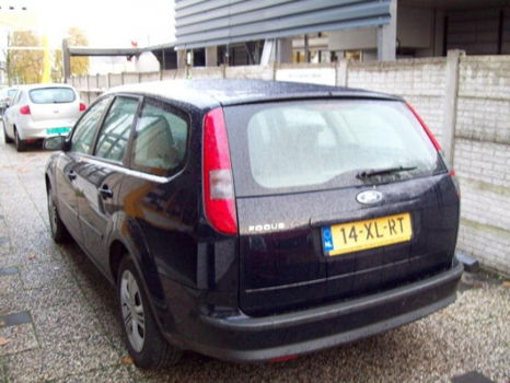 Ford Focus Wagon - 1.6-16V Trend - 1