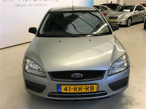 Ford Focus - 1.4-16V Ambiente 2005 151000km nwe.apk 2950 eu - 1