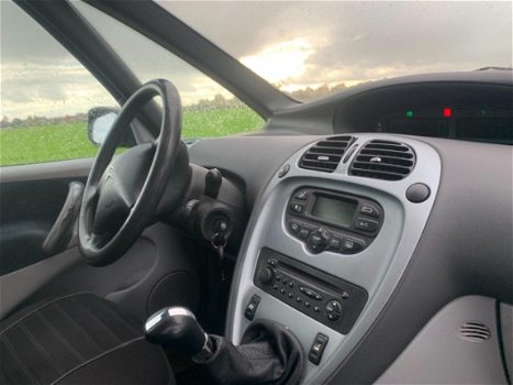 Citroën Xsara Picasso - 1.8i-16V Différence 2 140.000 km - 1