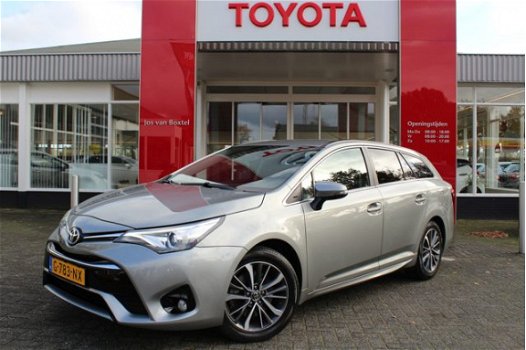 Toyota Avensis Touring Sports - 2.0 D-4D-F Dynamic NAVI/ BLUETOOTH/ CAMERA/ CRUISE/ LM-VELGEN - 1