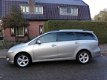 Mitsubishi Grandis - 2.4-16V 7 Pers, trekhaak, winterbanden, clima, cruise contr - 1 - Thumbnail